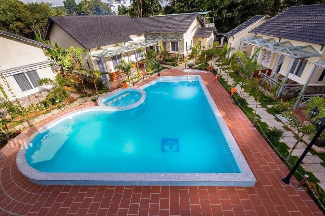 Blue Paradise Bungalow 두옹 동 외부 사진
