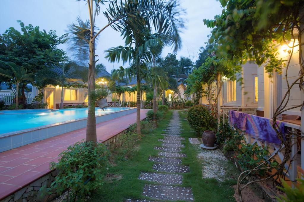 Blue Paradise Bungalow 두옹 동 외부 사진